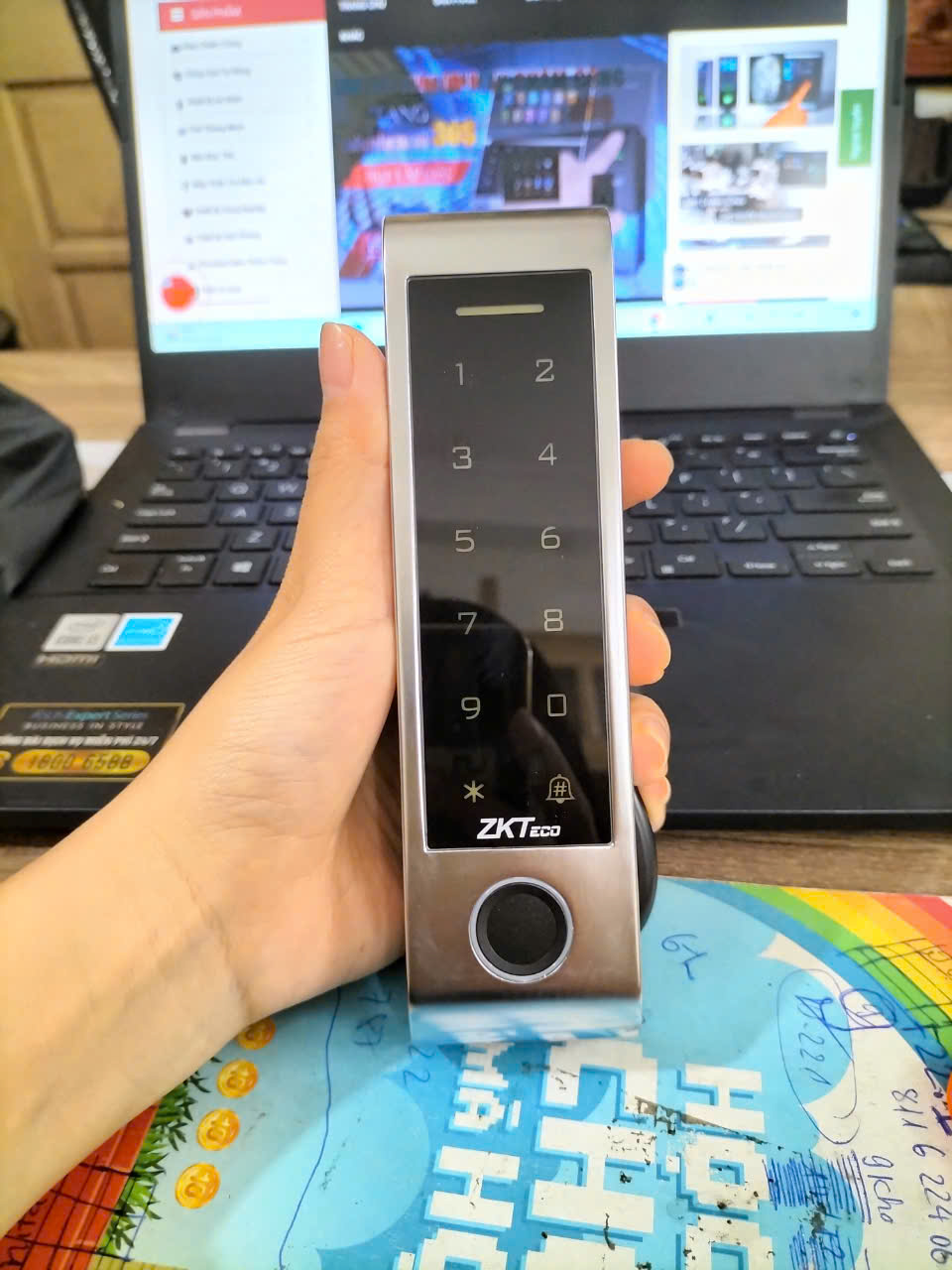 Thiết bị kiểm soát ra vào vân tay, thẻ  . Mở cửa App Wifi từ xa ZKTeco MK-V1